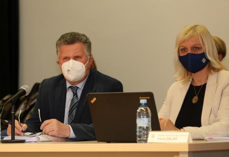 16.REDNA SEJA OBČINSKEGA SVETA 04 FOTO LJUBO VUKELIČ